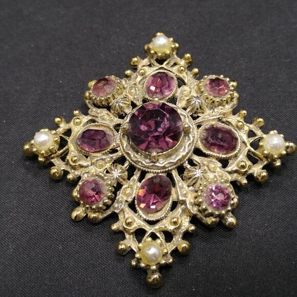 Mid-Century Purple Rhinestone Brooch Pendant, Faux Pearls, 2 1/4 Inches - Picture 10 of 10